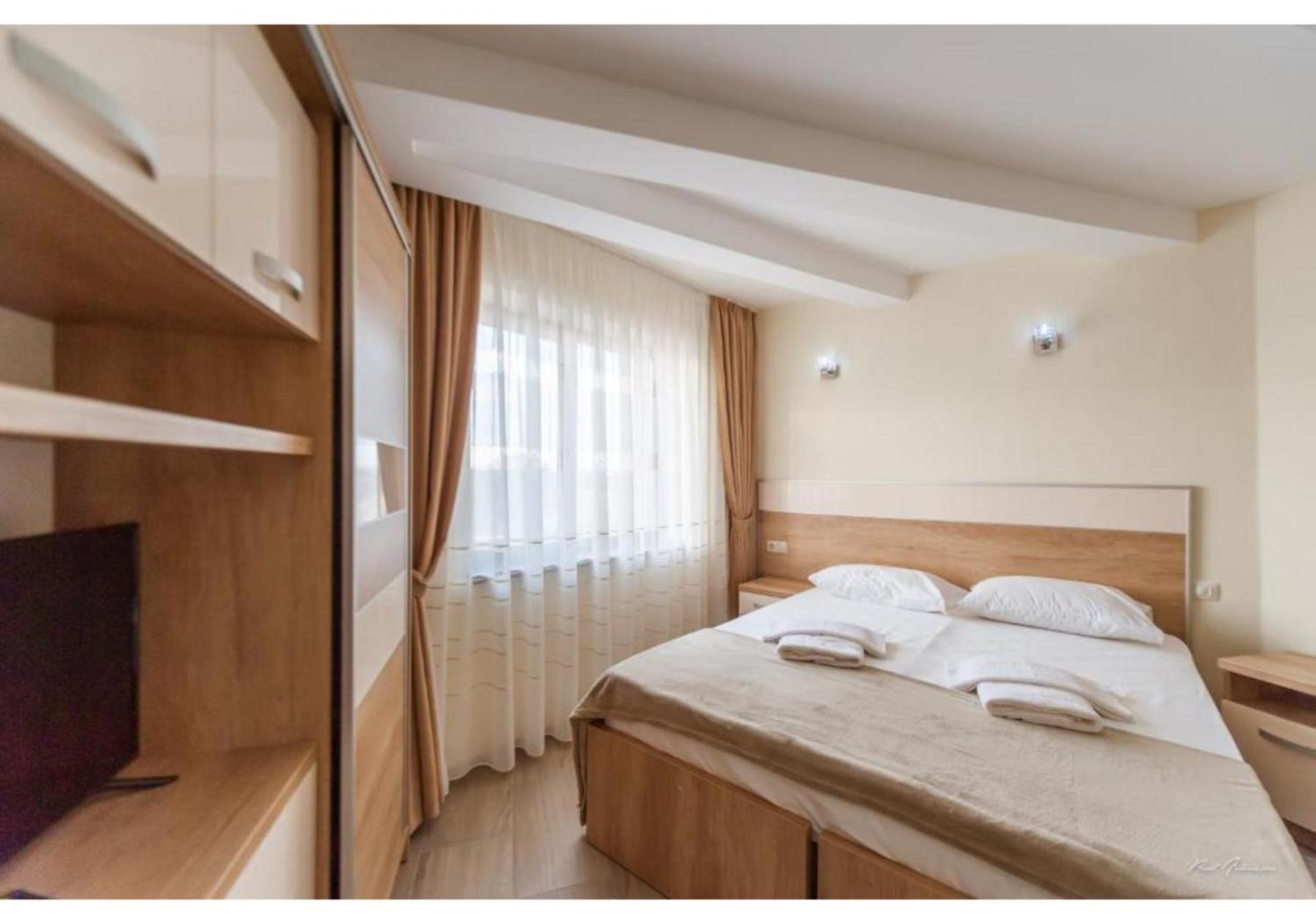 Luxury Apartment Pitesti Luaran gambar
