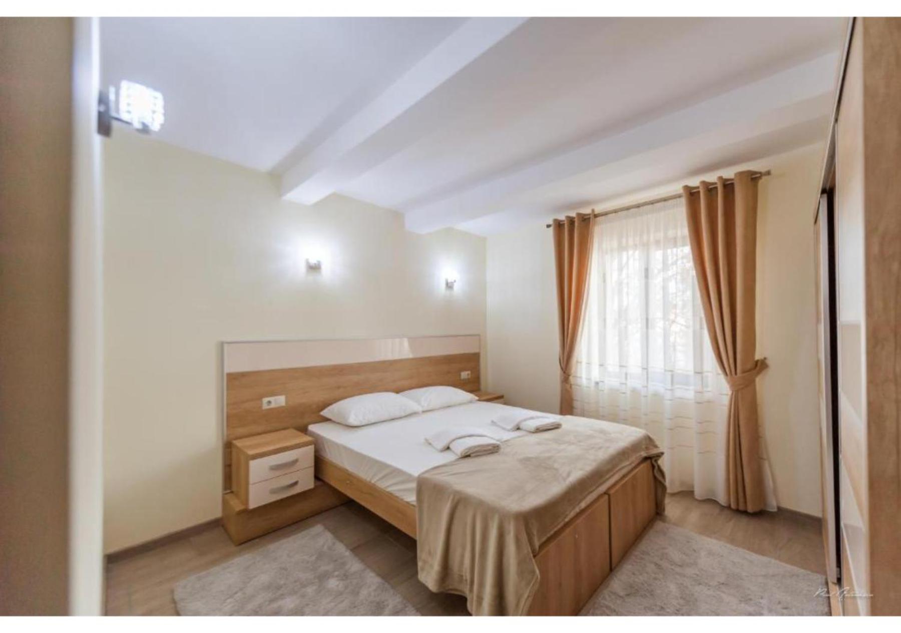 Luxury Apartment Pitesti Luaran gambar