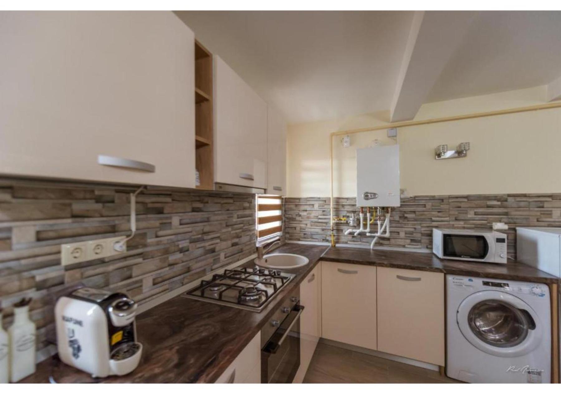 Luxury Apartment Pitesti Luaran gambar