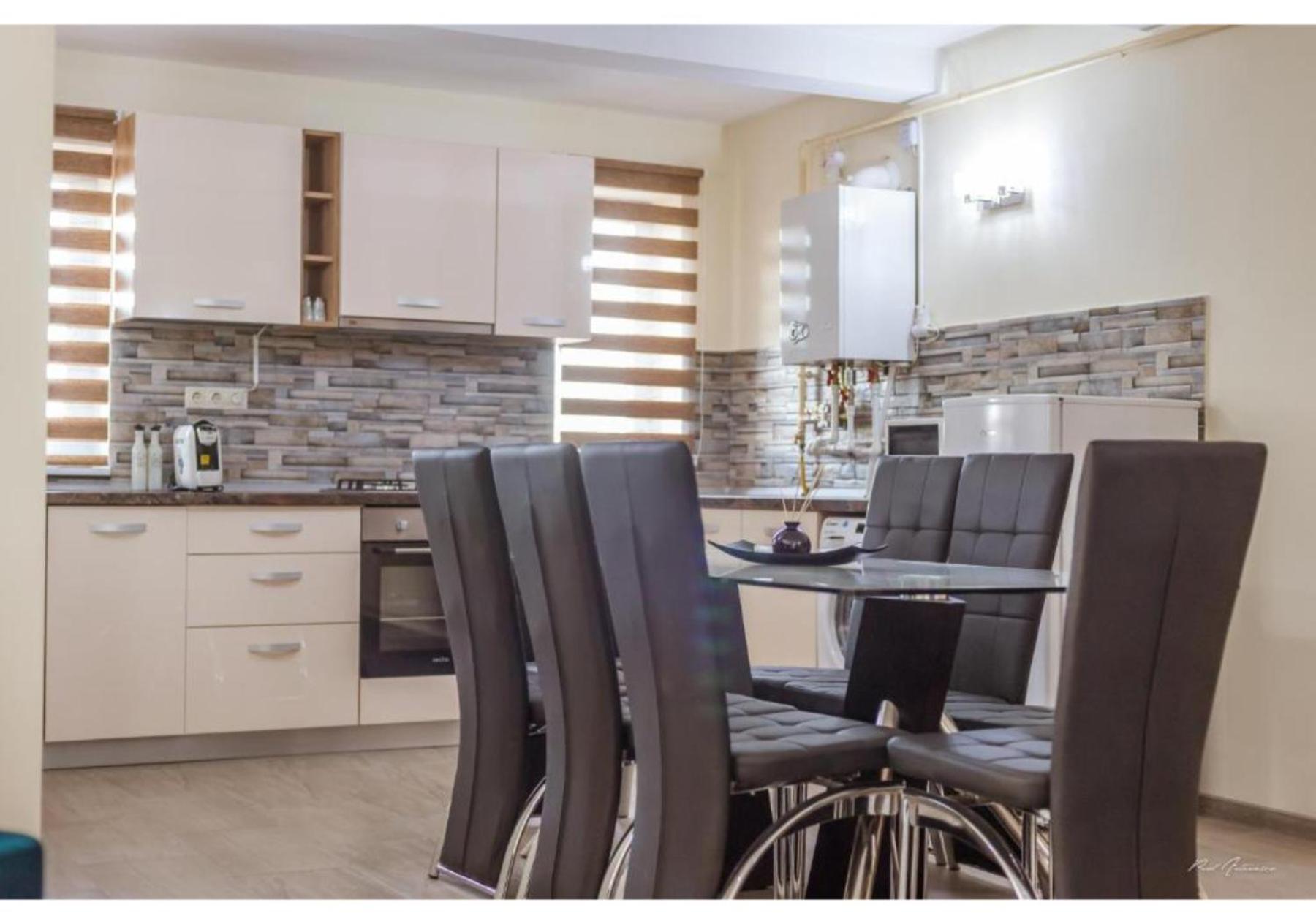 Luxury Apartment Pitesti Luaran gambar