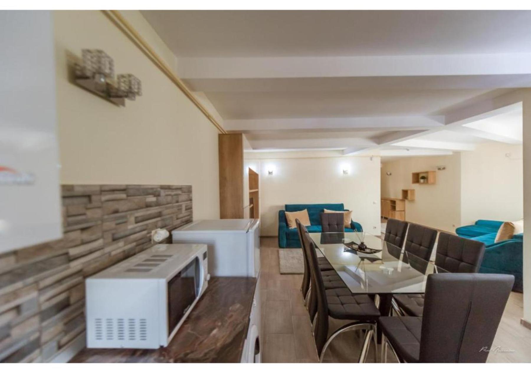 Luxury Apartment Pitesti Luaran gambar